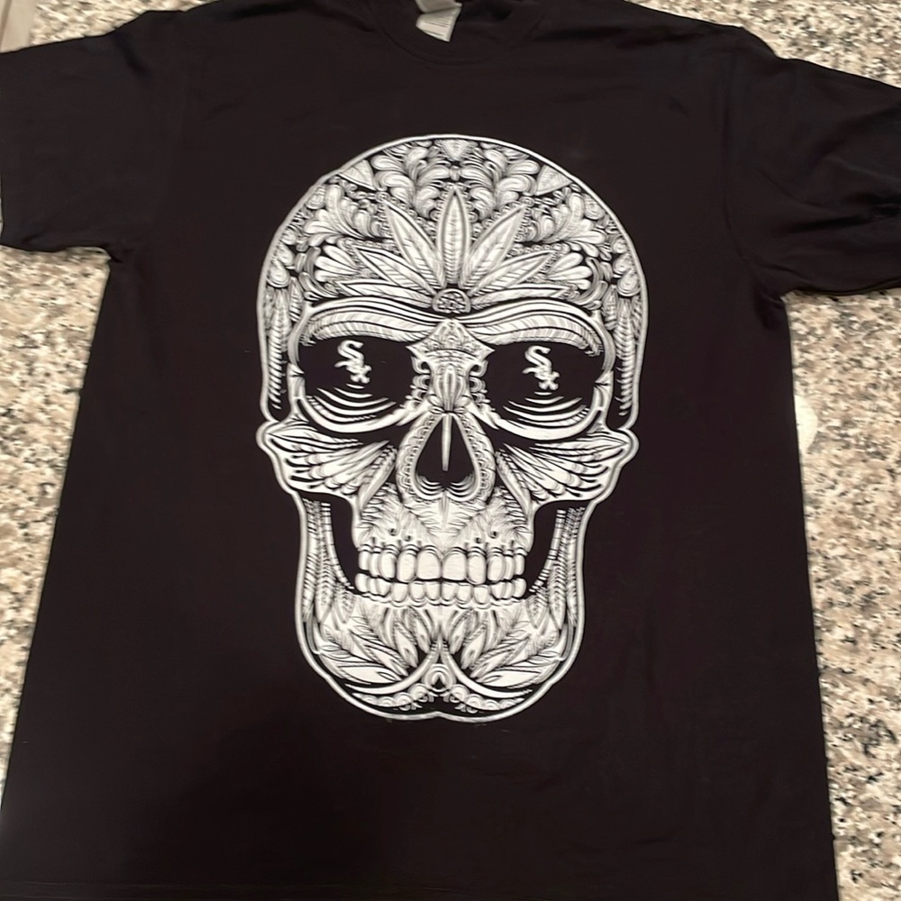 ❤️ 5/$15 White Sox t-shirt